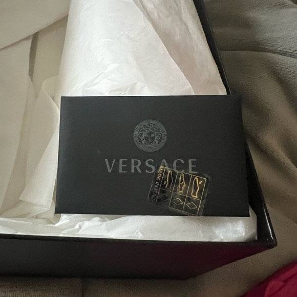 Brand new, never worn. - Picture 2 of 2